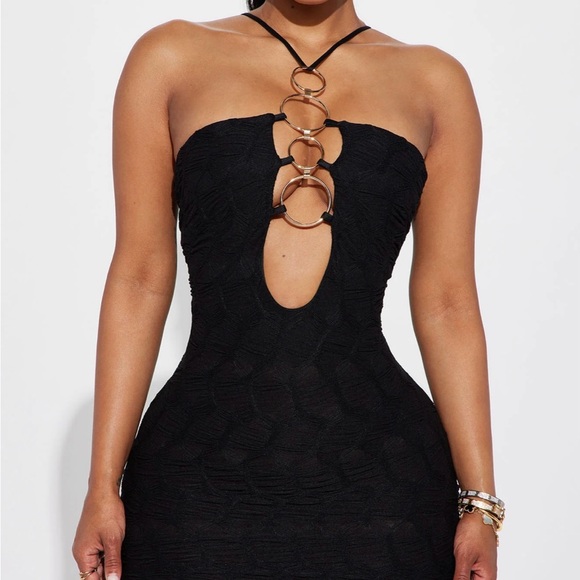 “NO RINGS ATTACHED” MAXI DRESS 🍷 - Picture 3 of 5